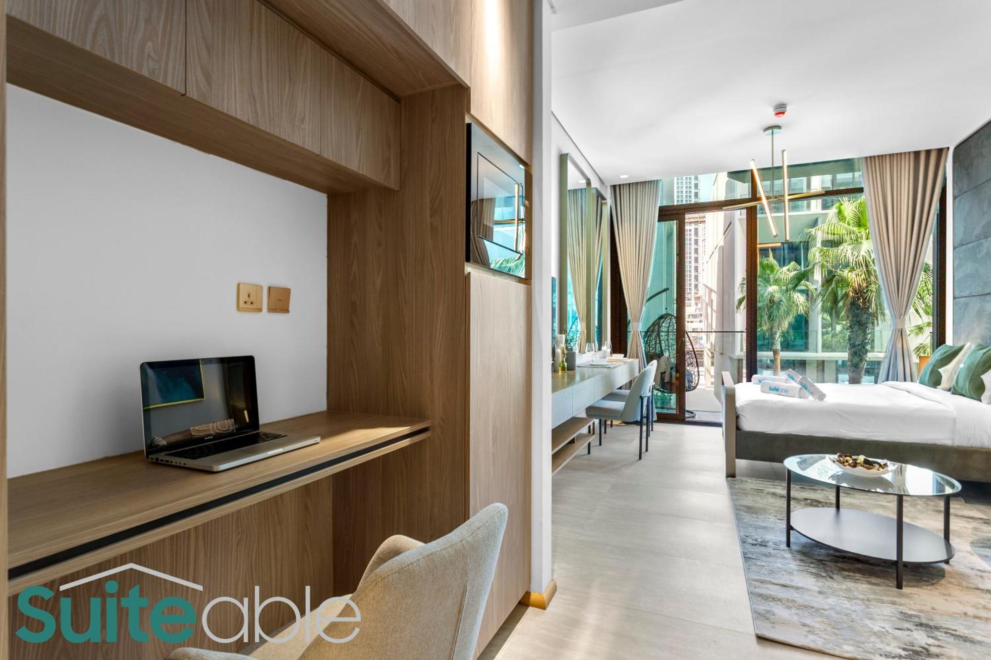 Vibrant & Exclusive Pool View In Autograph